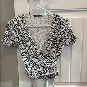 Brandy Melville Black and White Patterned Blouse